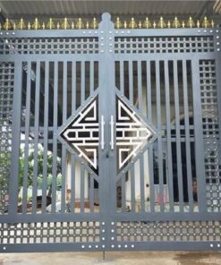 Cửa cổng sắt hộp 2 cánh CC024