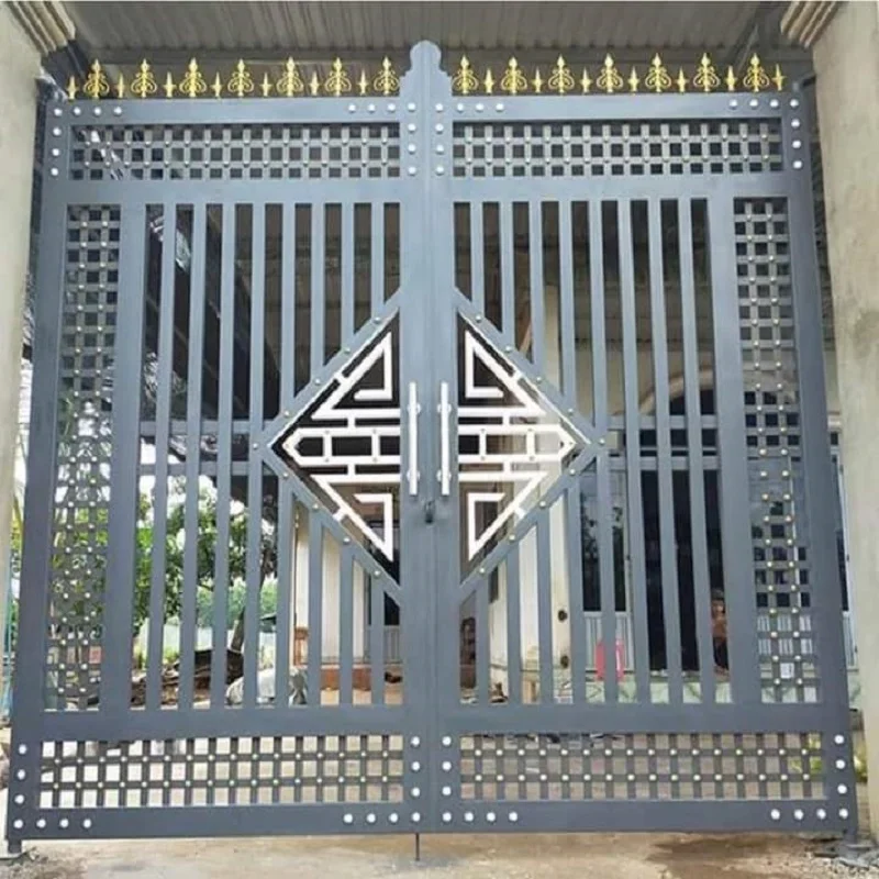 Cửa cổng sắt hộp 2 cánh CC024