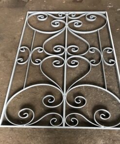 Khung Bảo vệ sắt rèn uốn KBV008