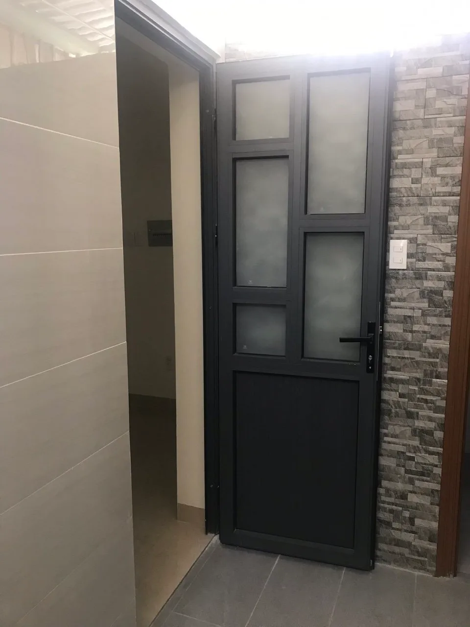 Cửa đi 1 cánh nhôm xingfa CN002